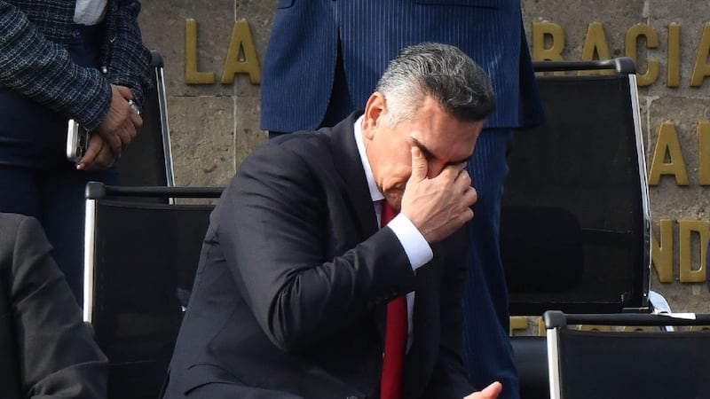 ‘Eres una vergüenza’: Así increparon a ‘Alito’ Moreno durante gira en Tlaxcala (VIDEO)