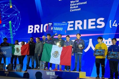 Estudiantes de México se llevan el '1, 2 y 3' en torneo mundial de robótica en China