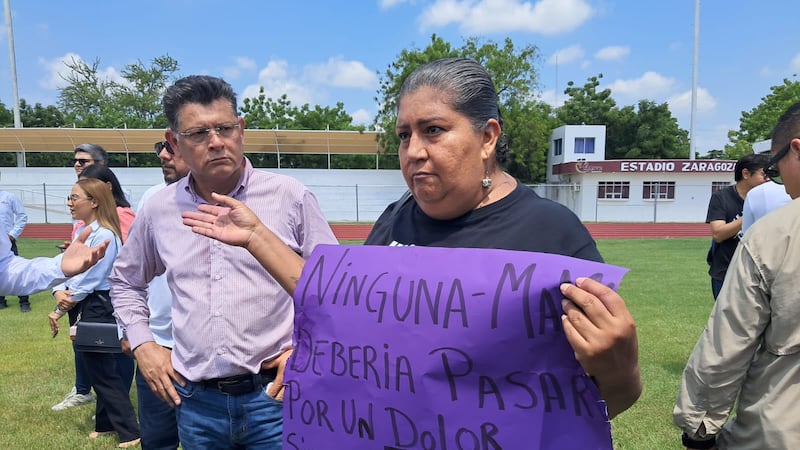 Américo Villarreal promete justicia por muerte de Dafne Zapata; ‘queremos hechos’, reclama abuela