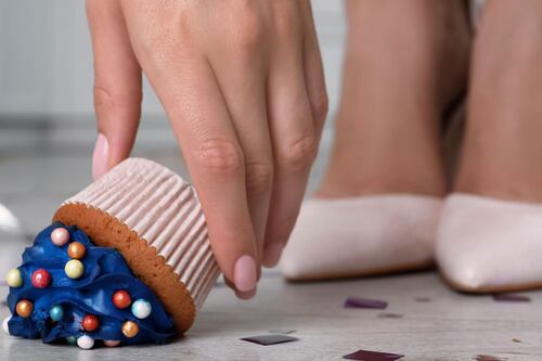 ‘Ya lo chupó el diablo’: ¿Hace daño comer un alimento que se cayó al suelo?