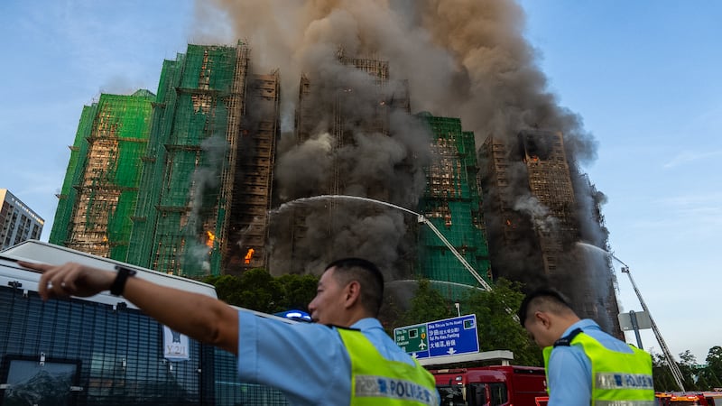 Hong Kong ‘arde en llamas’: Incendio en 8 torres deja al menos 13 muertos y 15 heridos (VIDEO)