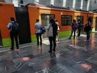 Usuarios del Metro CDMX tardan hasta 40 minutos en abordar un tren: ¿Qué líneas están ‘colapsadas’?