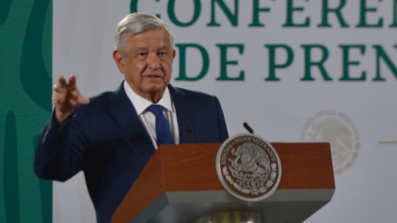 AMLO pide que ‘no le pregunten cosas comprometedoras’ en la ‘mañanera’ tras medida cautelar del INE