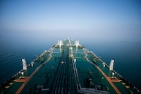 Rusia ‘al rescate’ de Cuba: ¿Qué sabemos del buque que intenta llevar combustible a la isla?