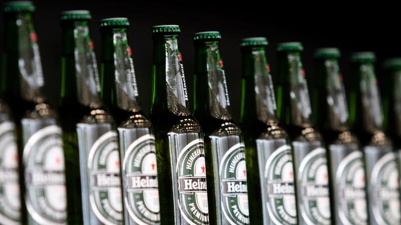 OXXO ‘rompe el corazón’ de Heineken