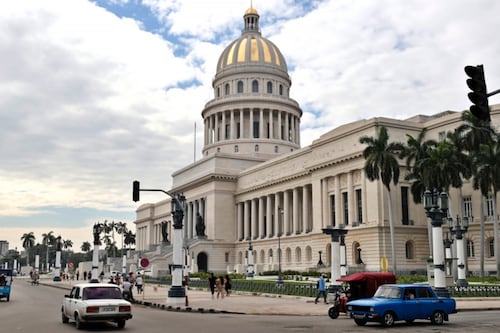 México evalúa poner alto a envíos de crudo a Cuba por temor a represalias de Trump: Reuters