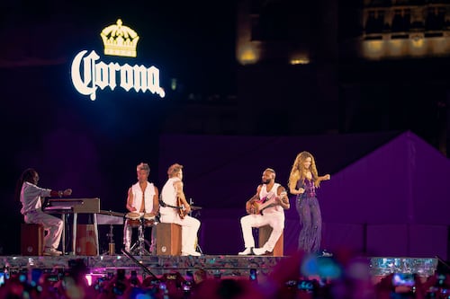 Corona: 100 años dando el Extra por México