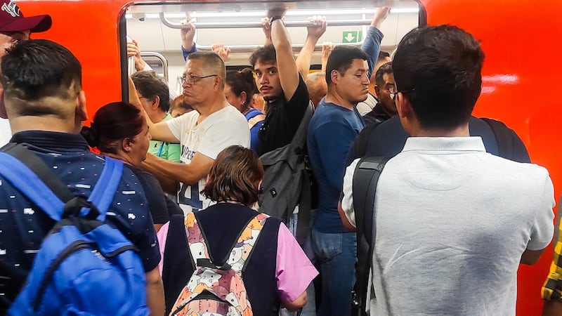 ‘Ya perdí las esperanzas’: Línea B del Metro de CDMX reporta (de nuevo) retrasos de 15 minutos