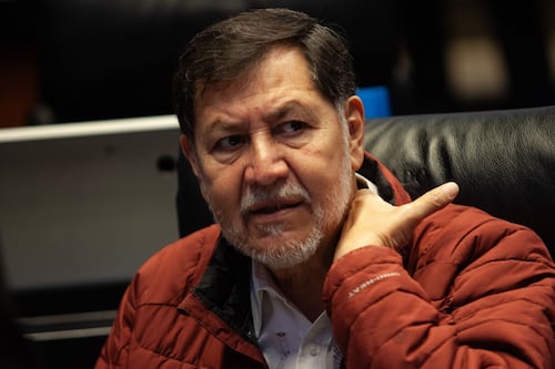 Noroña hace ‘berrinche’ en entrevista por preguntas de viajes y ‘mansión’: ‘No tiene sentido la plática’