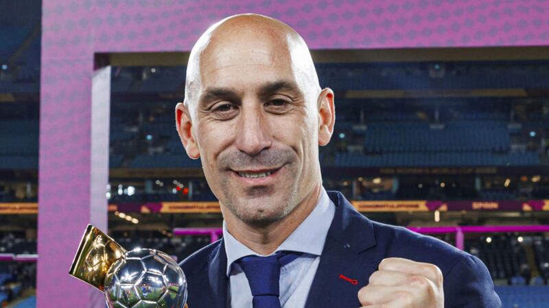 Órale, por besucón: Luis Rubiales, el polémico presidente de la RFEF que dejará su cargo