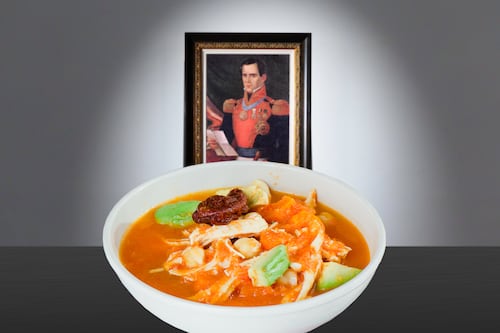 ¿Una sopa para curar la cruda presidencial? La historia detrás del origen del caldo tlalpeño