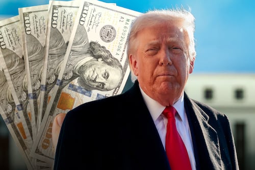 Trump pide que empresas ‘hagan paro’ y no reclamen reembolsos por aranceles
