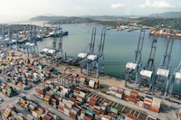 China pierde el control del Canal de Panamá: Quitan dos puertos a Li Ka-shing, dueño de CK Hutchison