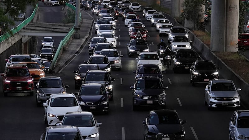 Venta de autos crece 4.9 por ciento en mayo; mercado hila tres meses con aumentos