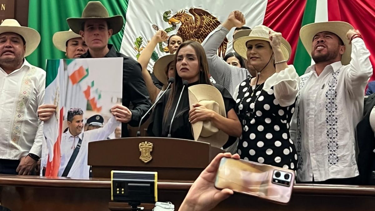 Estamos contigo, Grecia': Viuda de Carlos Manzo es elegida como alcaldesa  de Uruapan – El Financiero