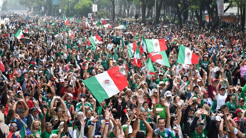 Festejos en el Ángel de la Independencia EN VIVO tras victoria de México vs. Sudáfrica