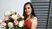 Una ‘historia de amor’ única: Mujer se casa con muñeco de trapo y tiene un hijo con él