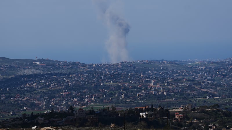Irán ataca embajadas de EU en Arabia Saudí y Bahréin: Trump promete ‘respuesta’