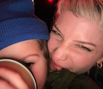 Halsey se convirtió en mamá en 2021. (Foto: Instagram: @iamhalsey)