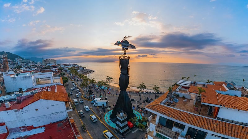 Temporada alta en Puerto Vallarta terminó antes por violencia; busca destino resurgir
