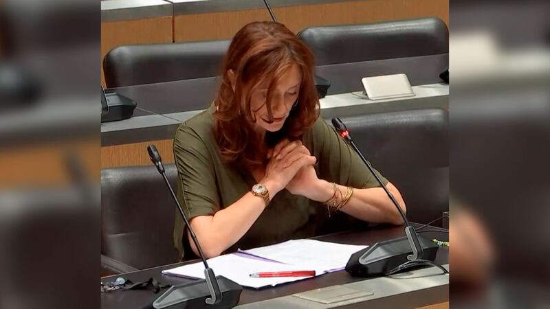 Escándalo en Francia: Diputada denuncia a senador por haberla drogado, ¿qué hará al respecto?