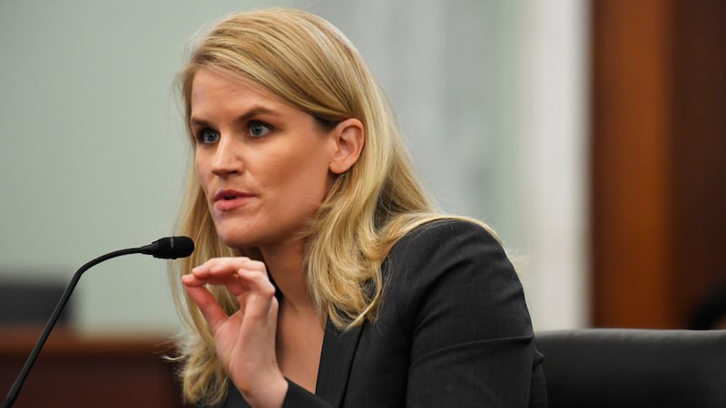 Facebook tiene que cambiar, asegura Frances Haugen... y nos dice cómo