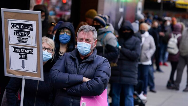 Variante ómicron hace que fin de la pandemia se vea lejano