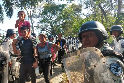 Guardia Nacional cierra paso a caravana migrante; detienen a 2 mil