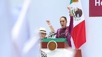 Sheinbaum denuncia injerencia de EU en México y advierte: “vienen por unos, luego por otros”