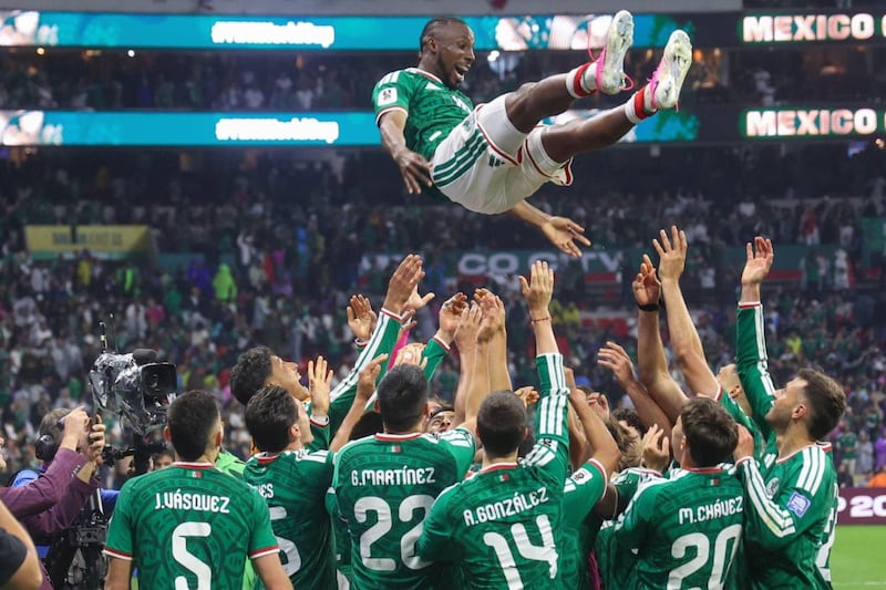 ‘A Inglaterra le ganamos, de ahí... ¿Y si sí?’: Mexicanos sueñan con volar a la final tras cuarta victoria
