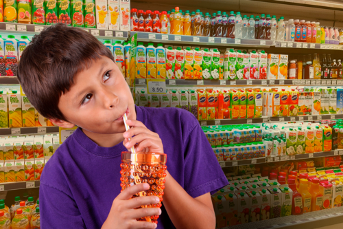 Juguito de sobrepeso y obesidad: ¿Qué tan saludable es darle jugo de frutas a los niños?
