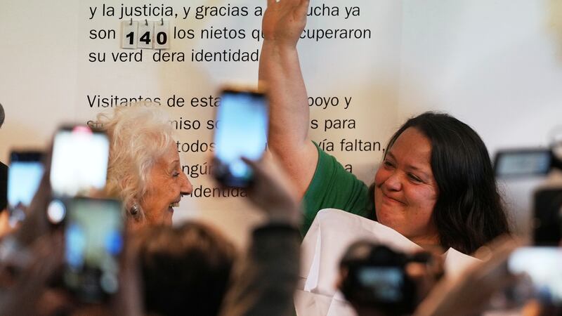 Abuelas de Plaza de Mayo encuentra al nieto 140, desaparecido en la dictadura argentina