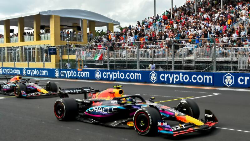 F1: ‘Checo’ Pérez, Verstappen y Red Bull persiguen este récord de Mercedes esta temporada