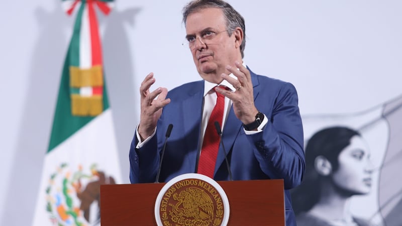 Ebrard advierte a Trump que México planea abrir un panel por impuestos en remesas: ‘Viola el T-MEC’