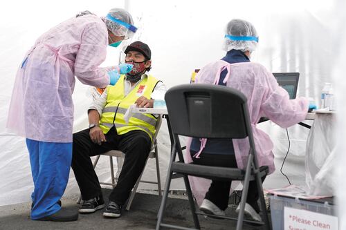 Repunta COVID 
en Estados Unidos con récord 
de casi 53 mil contagios en 1 día