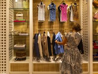 Inflación en EU desacelera a 6.4% en enero