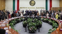 Rinden protesta 3 nuevos consejeros del INE; prometen recuperar confianza en la institución