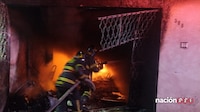 Cohete lanzado la noche del 15 de septiembre incendia una casa en la CDMX y mata a 14 perritos