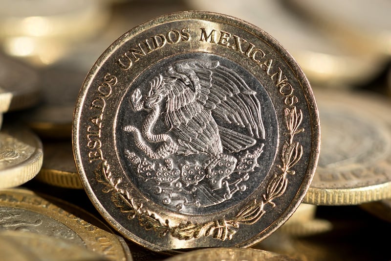 Peso se alista para ganar la sesión al dólar: Así cotiza en la apertura