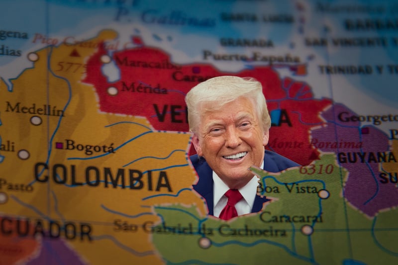 Canadá, ya te ‘salvaste’: Trump considera ‘seriamente’ convertir a Venezuela en el estado 51 de EU