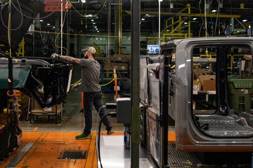 Trump ‘desarma’ a General Motors: Recorta previsión de ganancias en 5 mil mdd por aranceles