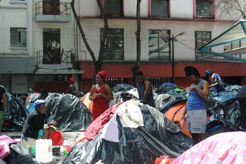 Albergues, saturados; 317 mil migrantes este año pasan viacrucis