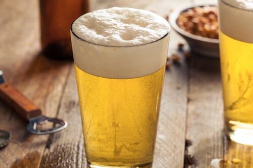 ¿Es reciclada? Crean cerveza artesanal con aguas de duchas y lavanderías en EU