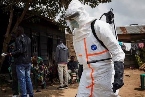 OMS eleva a ‘muy alto’ el riesgo por el brote de ébola en África: Van 750 contagios y 177 muertes