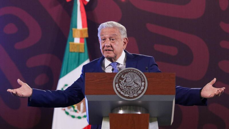 AMLO rechaza preocupación del INE sobre posible apagón en elección del 2 de junio