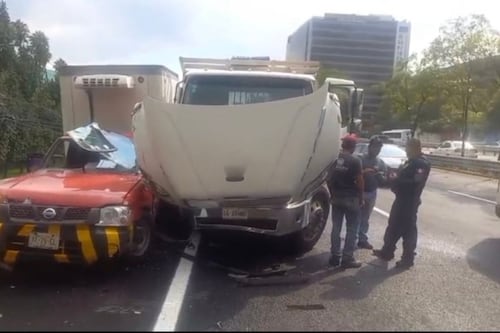 Carambola en la México-Toluca: Camión de carga embiste 8 vehículos