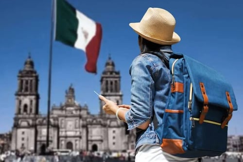 Desciende 0.7% el ingreso de turistas internacionales por vía aérea a México durante 2025