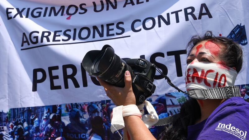 ‘Nos queremos vivos’: SIP concede su premio más importante a periodistas asesinados en México