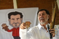 Noroña insiste a sus compañeros ‘corcholatas’: ¿De dónde salió para tanto anuncio?