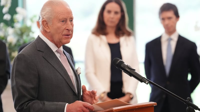 Rey Carlos III advierte de ‘riesgos existenciales’ si la IA cae ‘en manos equivocadas’